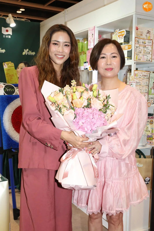「明周」 劉穎鏇（Tiffany）（8月1日）現身「荷花BB展」，為健康食品品牌攤位擔任星級店長
